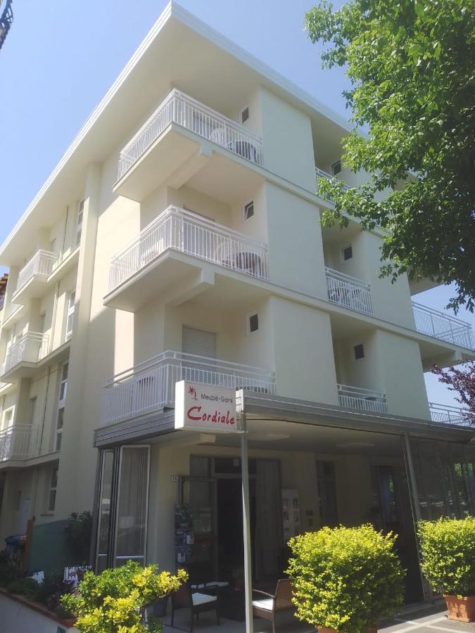 B&B - Meuble' - Hotel " Cordiale " Misano Adriatico Eksteriør bilde