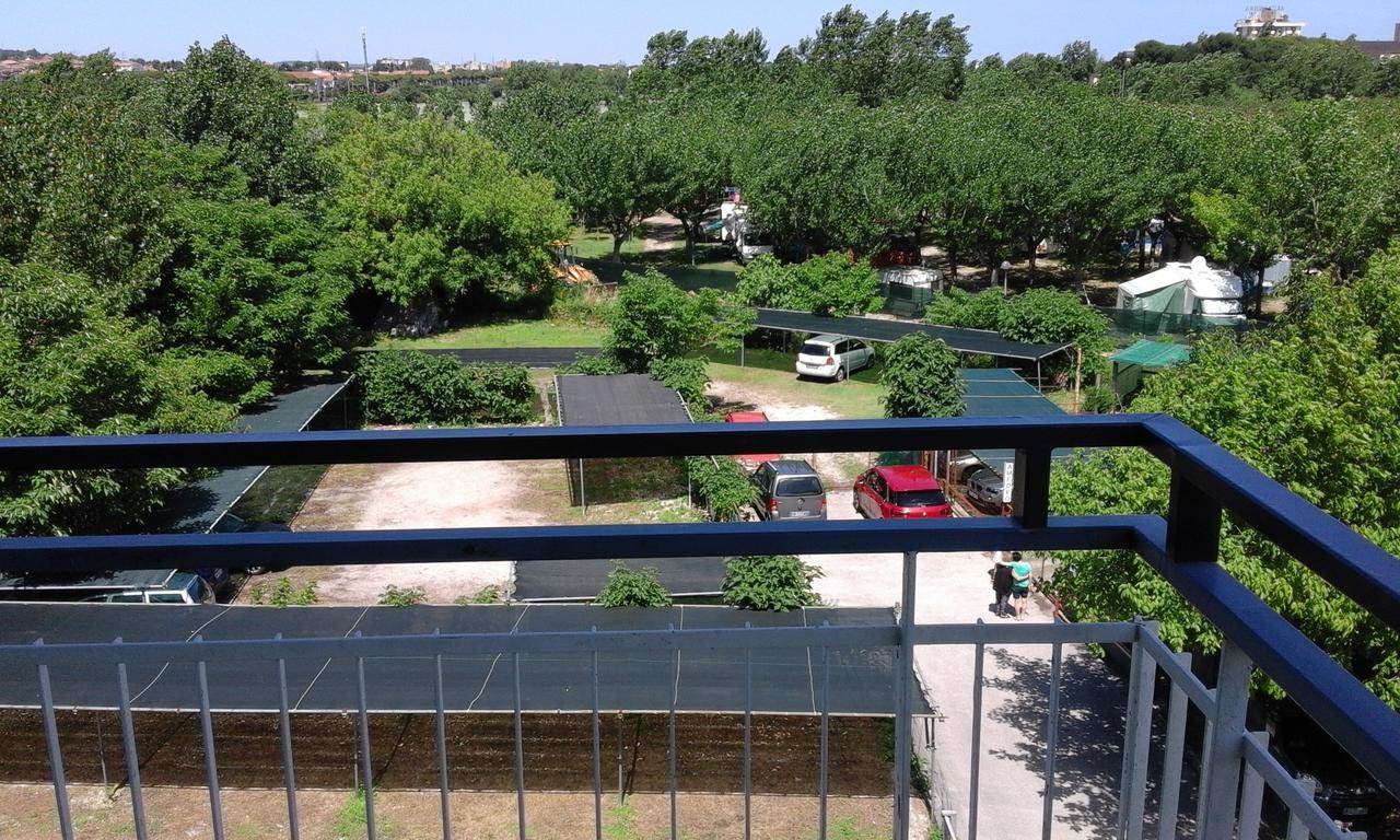 B&B - Meuble' - Hotel " Cordiale " Misano Adriatico Eksteriør bilde
