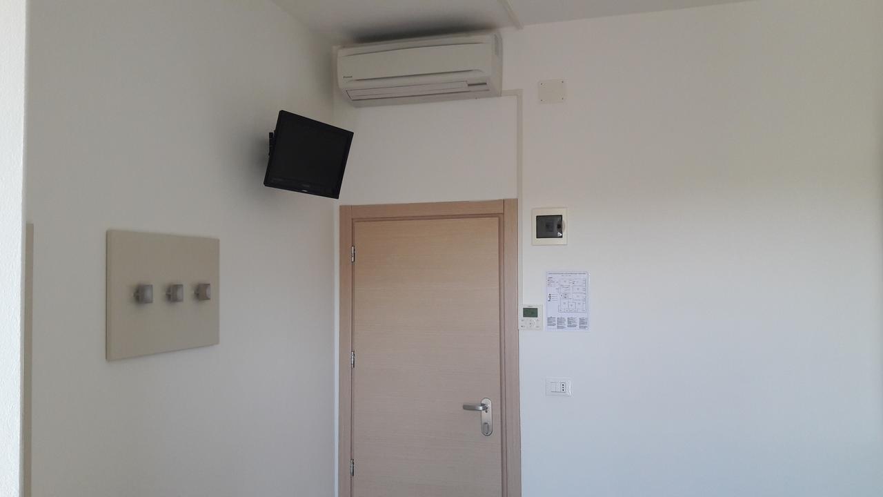 B&B - Meuble' - Hotel " Cordiale " Misano Adriatico Eksteriør bilde